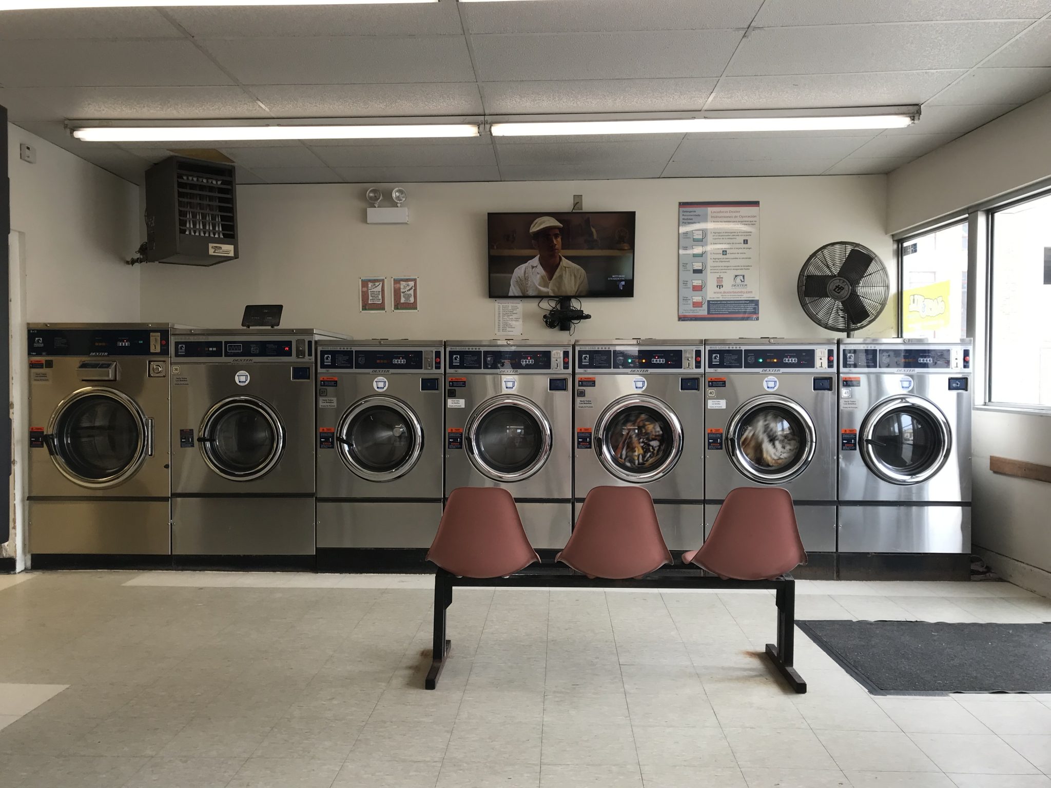 Self serve coin operated laundromat located in Square PA
